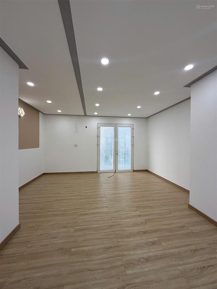 Phường chánh hưng, quận 8, gần cầu phạm hùng sát q5, dt 42m2 3 tầng 3pn
