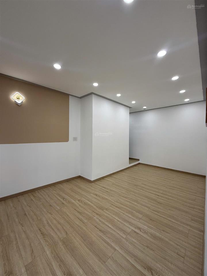 Phường chánh hưng, quận 8, gần cầu phạm hùng sát q5, dt 42m2 3 tầng 3pn