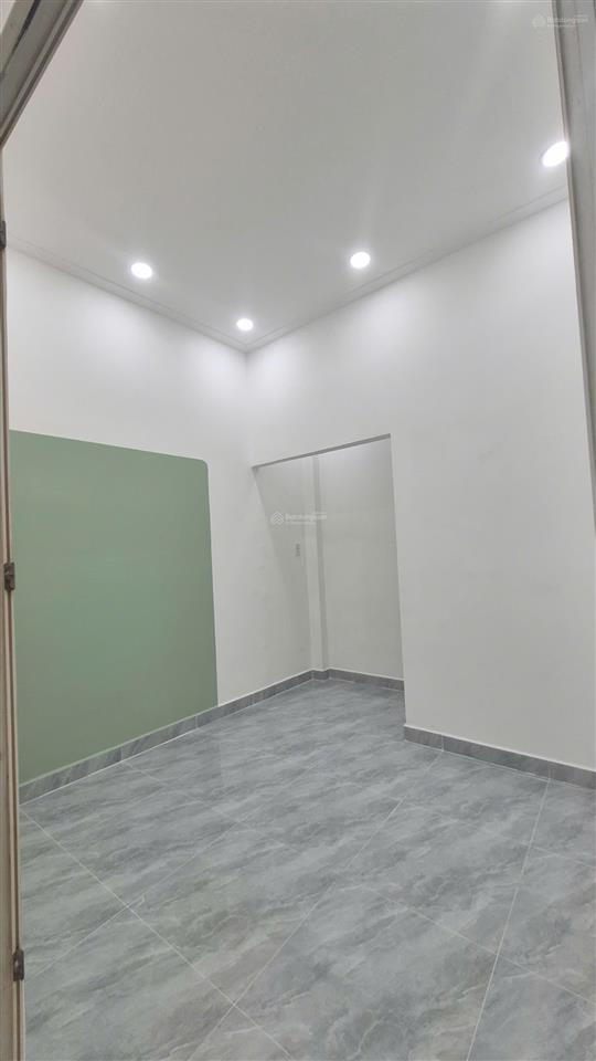 Phường chánh hưng, quận 8, gần cầu phạm hùng sát q5, dt 42m2 3 tầng 3pn