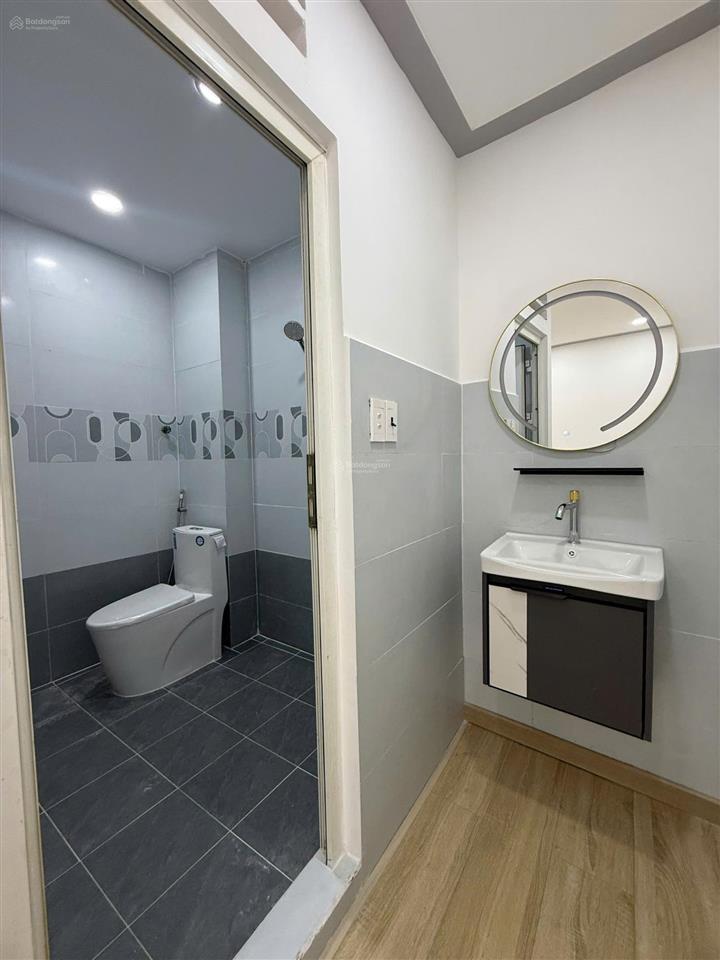 Phường chánh hưng, quận 8, gần cầu phạm hùng sát q5, dt 42m2 3 tầng 3pn