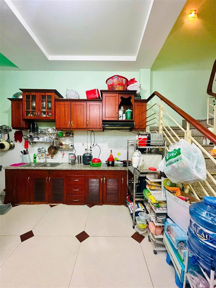 Hòa bình, quận 11, gần đầm sen, dt 56m2 (4x14), 4 tầng, giảm sâu chỉ 6,5 tỷ