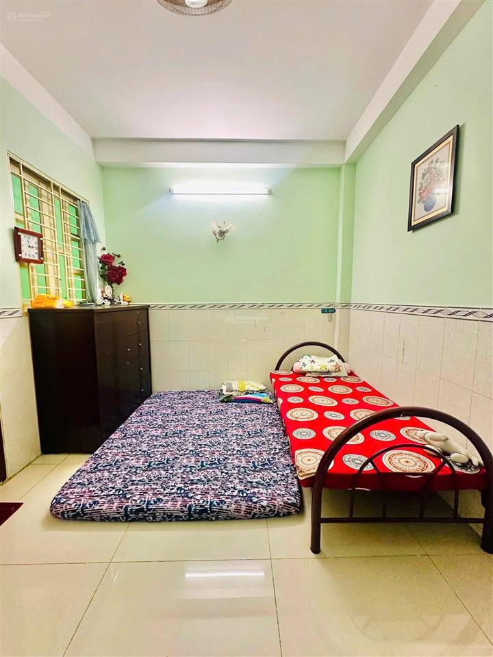 Hòa bình, quận 11, gần đầm sen, dt 56m2 (4x14), 4 tầng, giảm sâu chỉ 6,5 tỷ
