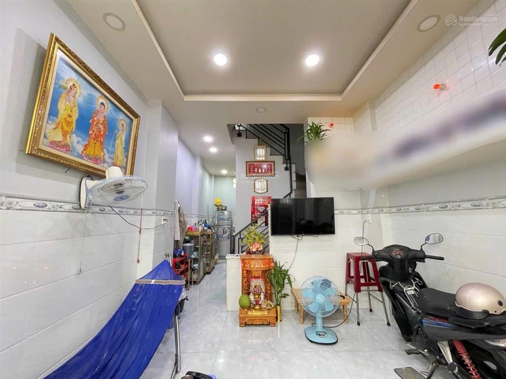 Âu dương lân, phường 3, quận 8. hẻm ô tô, 4 tầng 4pn gấp giảm 4,99t