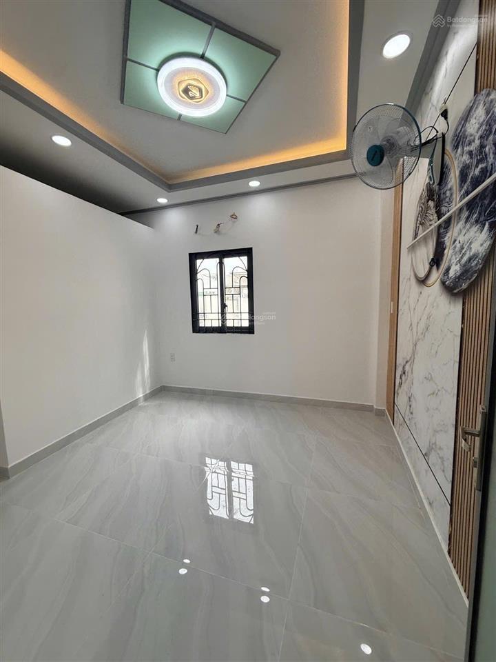 Ngay cầu vượt 3/2 cây gõ, về đhyd 5 phút, hẻm ô tô 5m, dt 51m2 (4.3x12m)