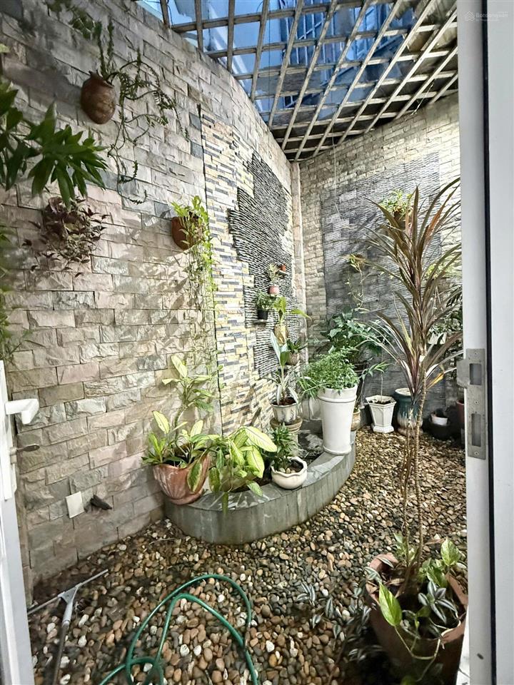 Thuê nhà nguyên căn hoặc cố nhà, dt 91m2 hẻm ô tô  âu dương lân p3 quận 8