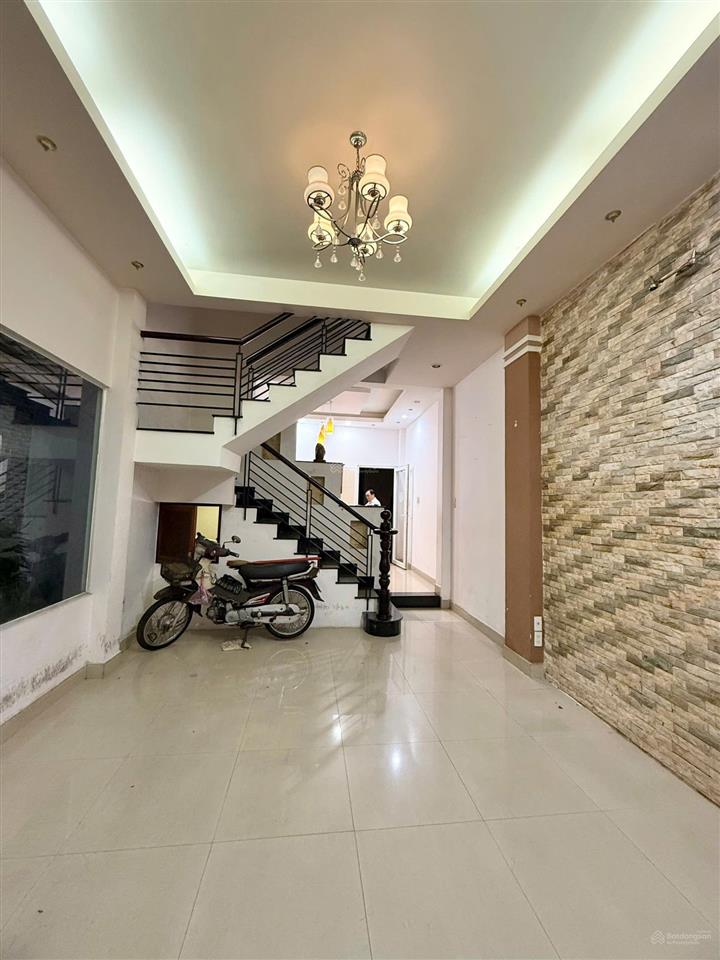Thuê nhà nguyên căn hoặc cố nhà, dt 91m2 hẻm ô tô  âu dương lân p3 quận 8