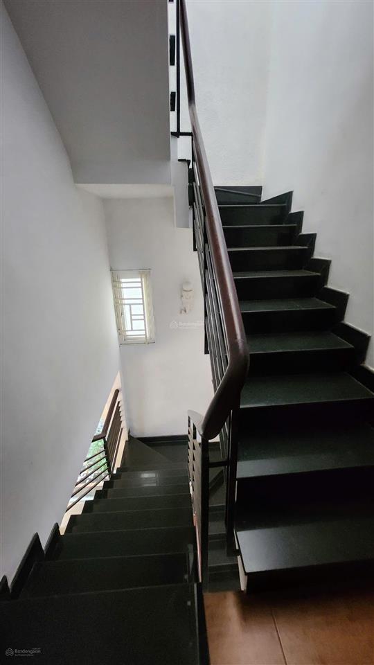 Thuê nhà nguyên căn hoặc cố nhà, dt 91m2 hẻm ô tô  âu dương lân p3 quận 8