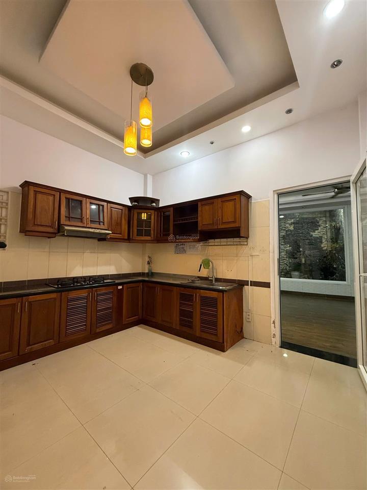 Thuê nhà nguyên căn hoặc cố nhà, dt 91m2 hẻm ô tô  âu dương lân p3 quận 8