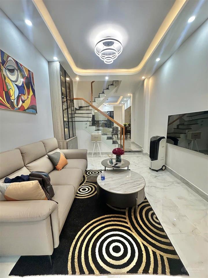 Lê hồng phong, 3/2 quận 10  hẻm ô tô thông. dt 46m2 4 tầng. chỉ 11t hơn xíu.