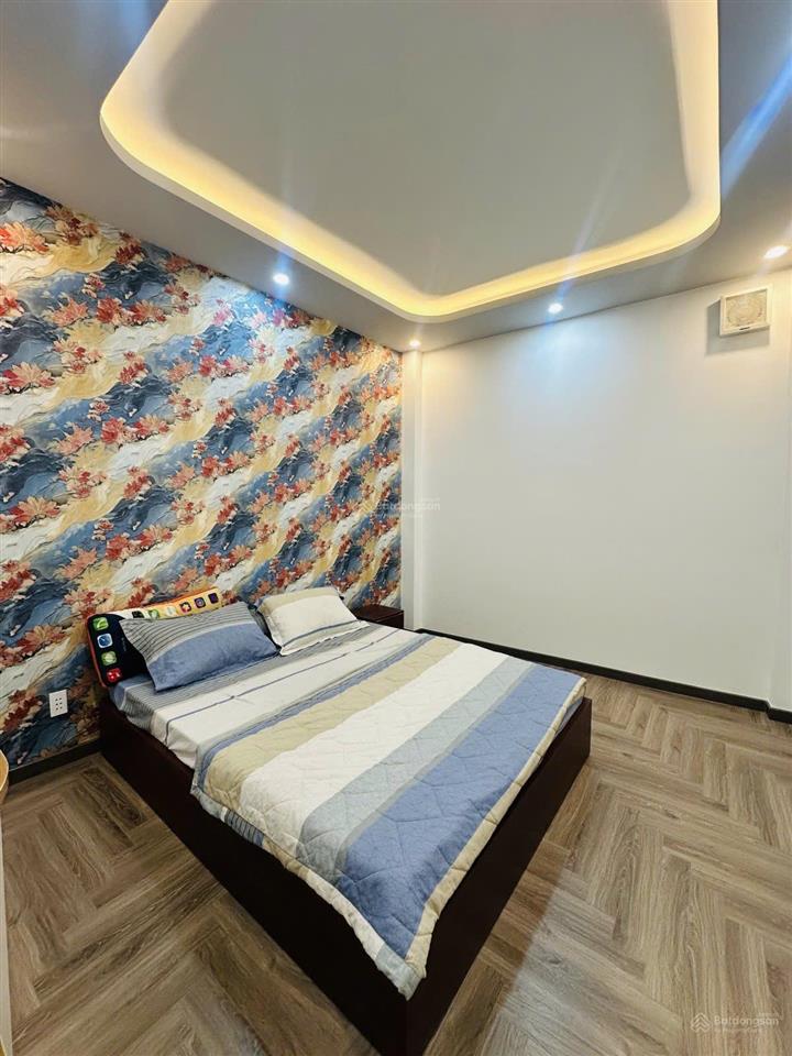 Lê hồng phong, 3/2 quận 10  hẻm ô tô thông. dt 46m2 4 tầng. chỉ 11t hơn xíu.