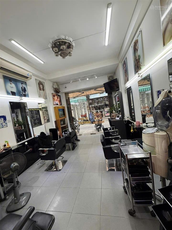 Lý thái tổ quận 10, hẻm kinh doanh 8m, dt 60m2 cách mt 30m.