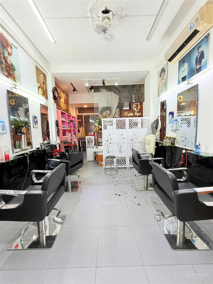 Lý thái tổ quận 10, hẻm kinh doanh 8m, dt 60m2 cách mt 30m.