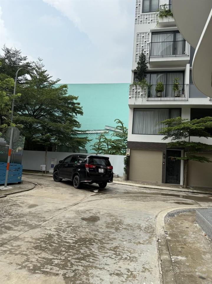 Cho thuê dài hạn tòa nhà 6 tầng làm vp, phòng mạch dt 55m2. giá thuê 25tr/th