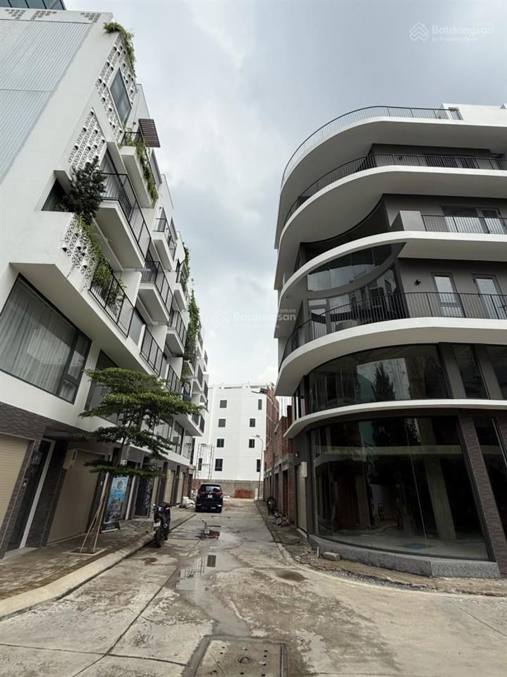 Cho thuê dài hạn tòa nhà 6 tầng làm vp, phòng mạch dt 55m2. giá thuê 25tr/th