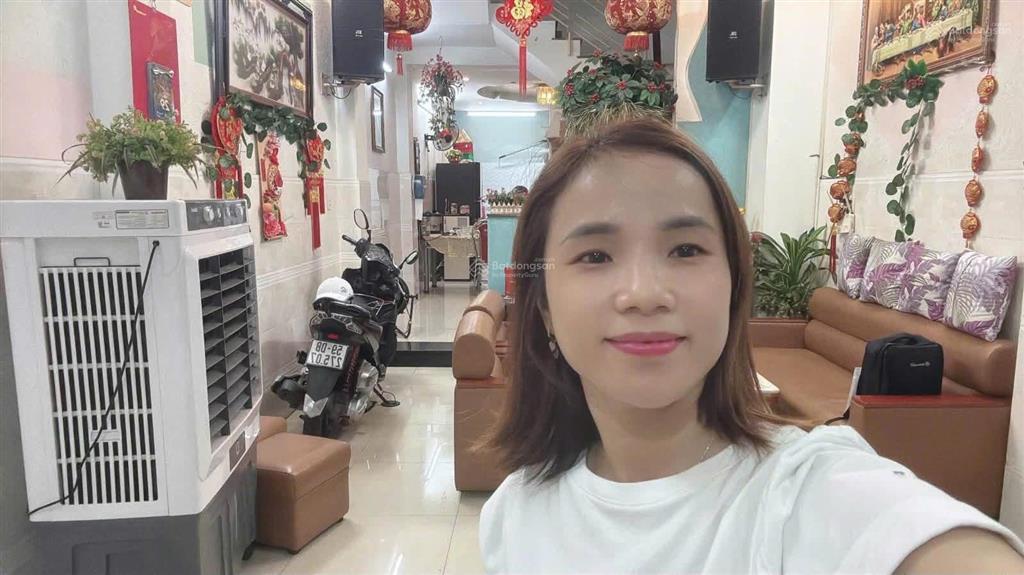 Mặt tiền tân phú dt 60m2 ngang 4m có lề, gấp bán định cư
