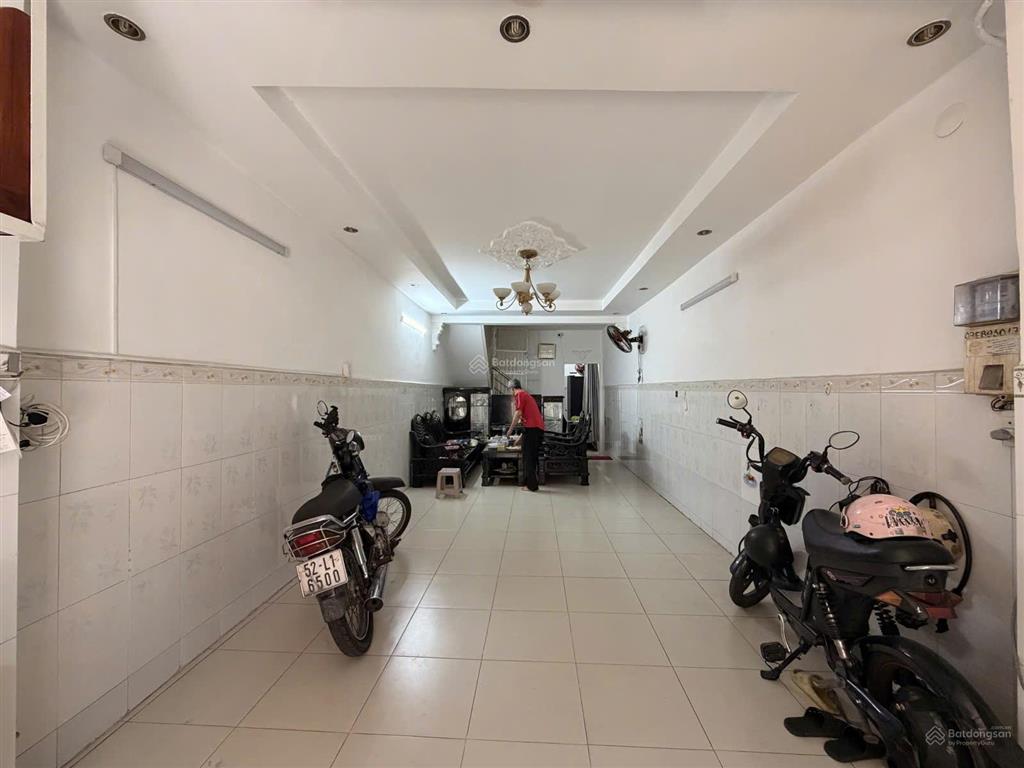 Hẻm 8m xe tải đậu cửa, âu dương lân quận 8 sát q5 q1, 49m2, cách 20m ra mt