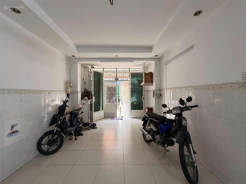 Hẻm 8m xe tải đậu cửa, âu dương lân quận 8 sát q5 q1, 49m2, cách 20m ra mt