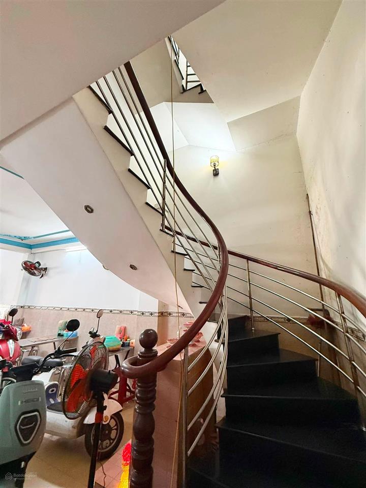 Mặt tiền tùng thiện vương quận 8, gần cầu chà và 77m2/74 ngang 4.1m, lề 3m