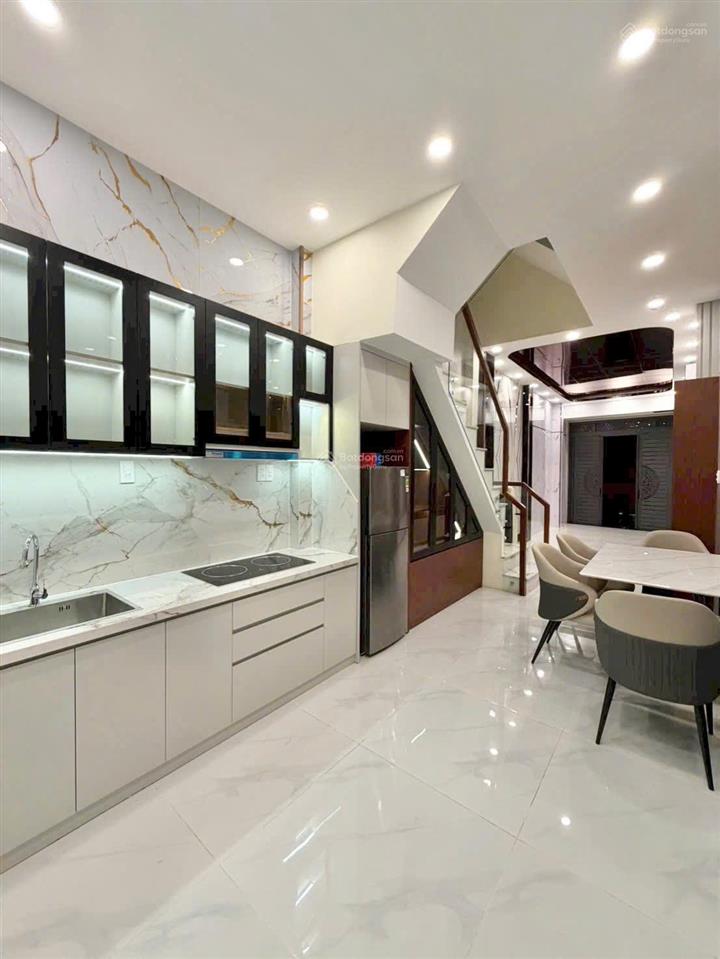 Bán nhà mai xuân thưởng giáp quận 5, dt 42m2 5 tầng 6pn. hẻm nhựa 7m thông