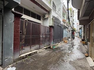 Nhà cho thuê 12.5tr/th  âu dương lân quận 8 sát q1 q5, dt 66m2 3pn. hẻm xe hơi