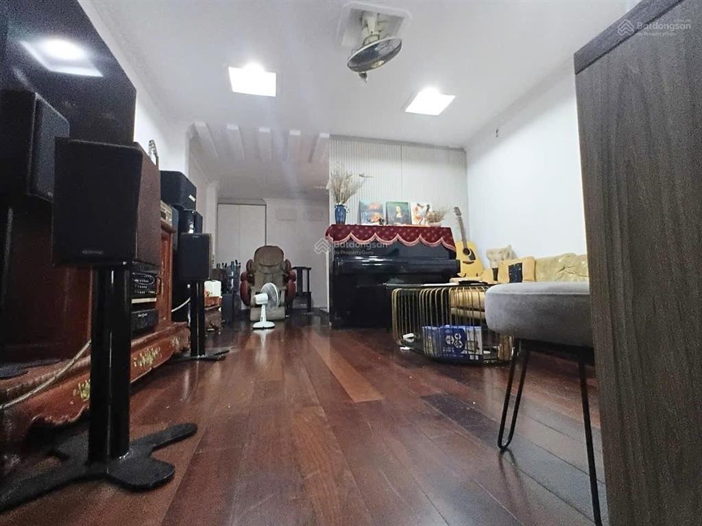 Nguyễn trãi, quận 1, ngay bộ công an, hẻm 5m dt 52m2 ngang 4.3m, 5 tầng.