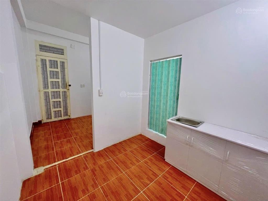 Nguyễn trãi, quận 1, ngay bộ công an, hẻm 5m dt 52m2 ngang 4.3m, 5 tầng.