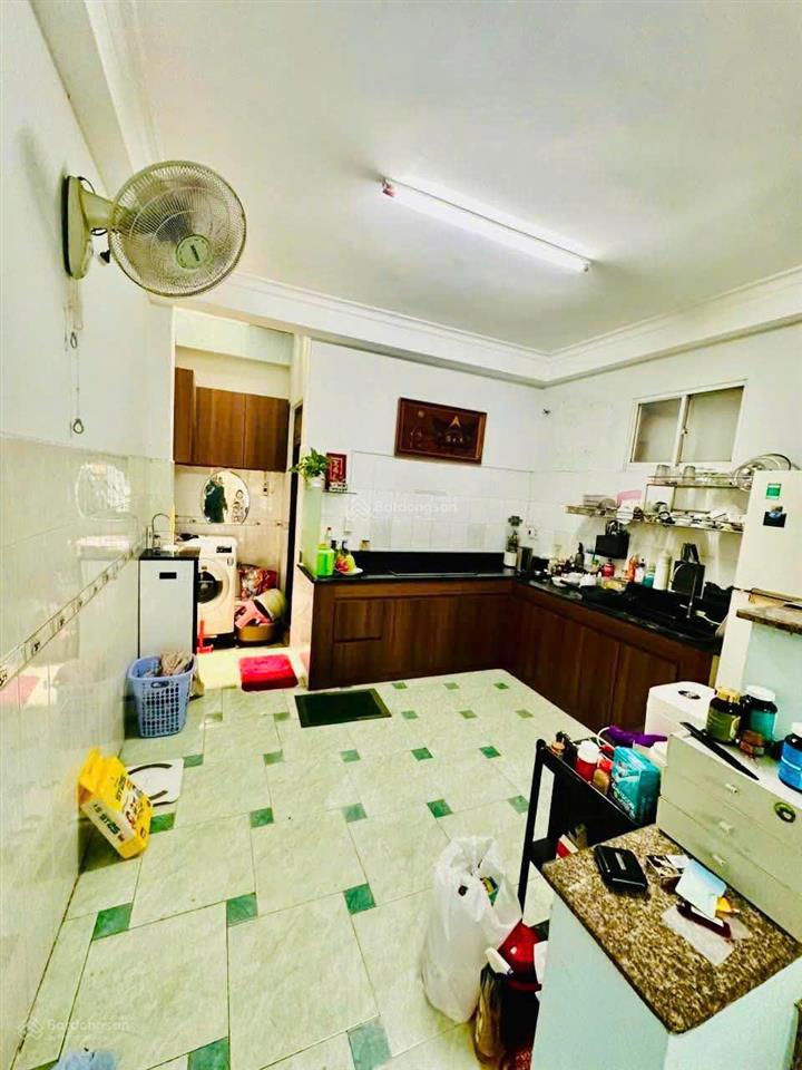Quận 8, ngay cầu nguyễn văn cừ sát q1 q5  dt 52m2/46m2 3 tầng. chỉ 4.9 tỷ