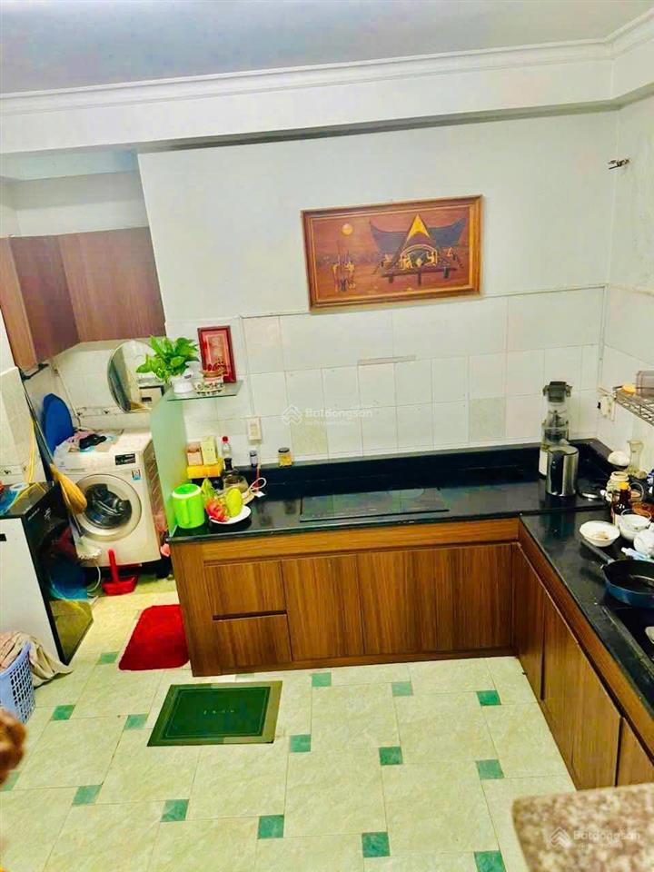 Quận 8, ngay cầu nguyễn văn cừ sát q1 q5  dt 52m2/46m2 3 tầng. chỉ 4.9 tỷ