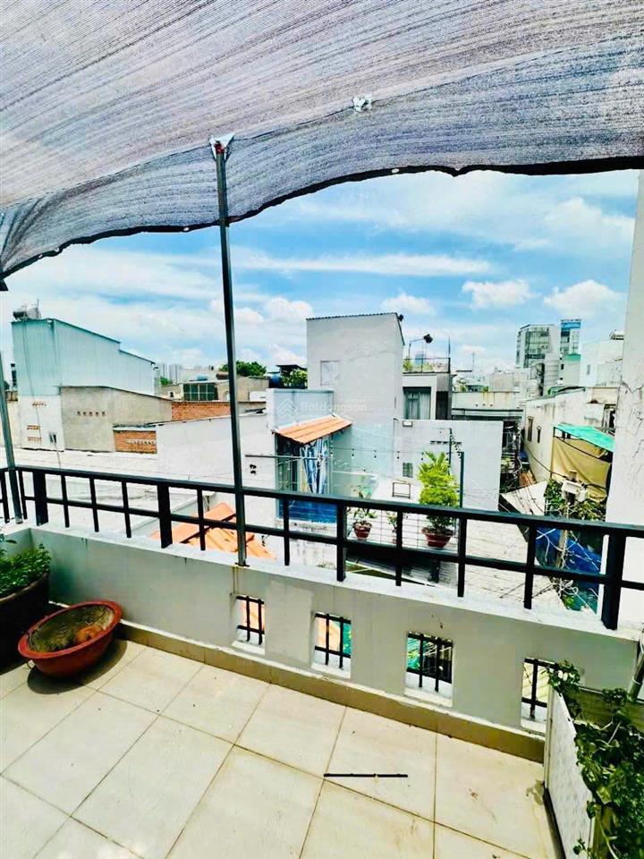 Quận 8, ngay cầu nguyễn văn cừ sát q1 q5  dt 52m2/46m2 3 tầng. chỉ 4.9 tỷ