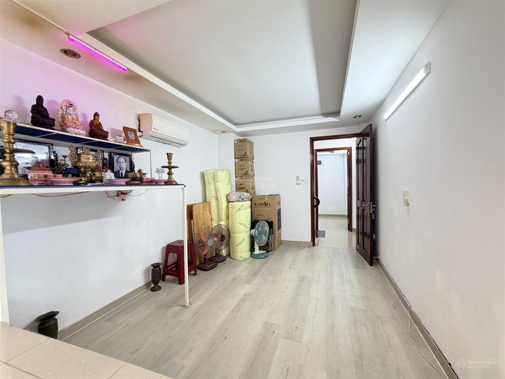 Ngô quyền quận 10, hẻm xe tải vi vu, 30m2 5 tầng giảm còn 6 tỷ hơn.