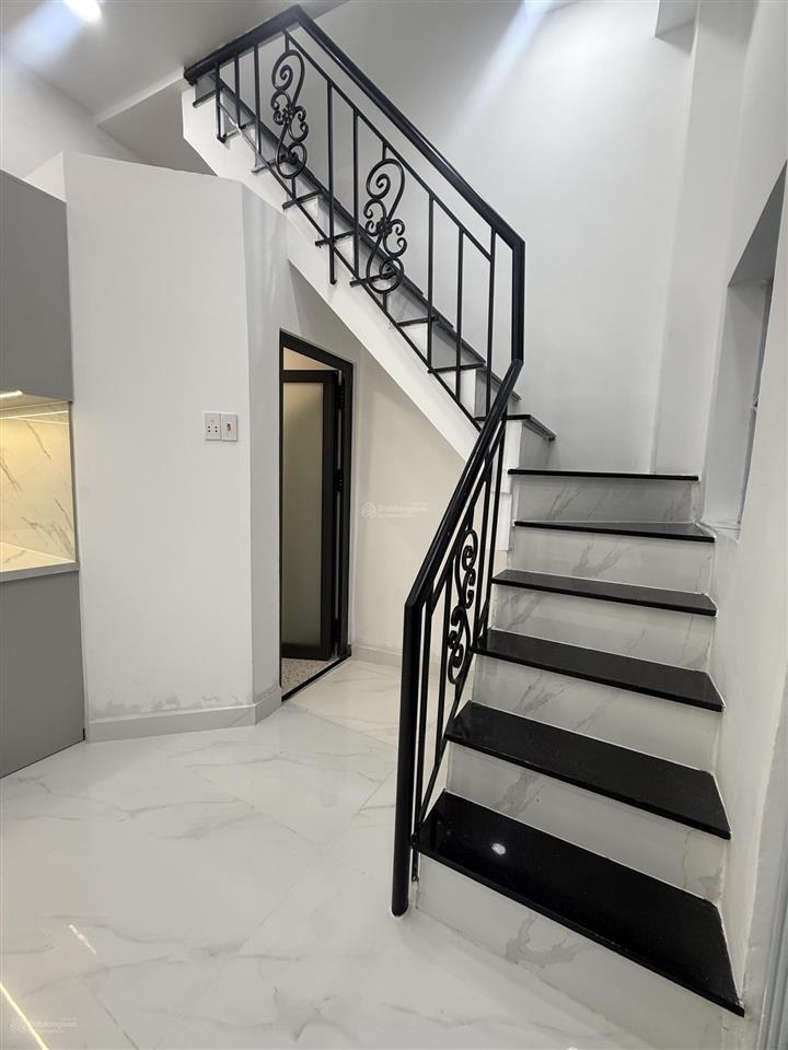 Chỉ 7.5tr/th. nhà nguyên căn 3 tầng ngay parc mall quận 8 sát q5q1