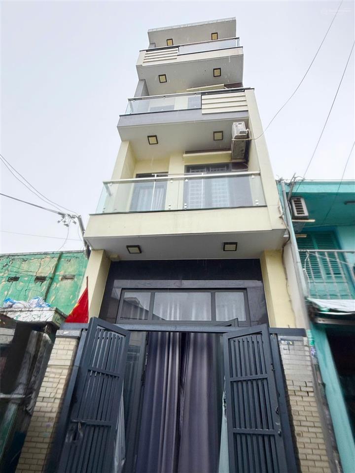 Hẻm 5m, ô tô 7 chỗ thông  hồng bàng giáp quận 5  4 tầng giá 6 đồng lẻ.