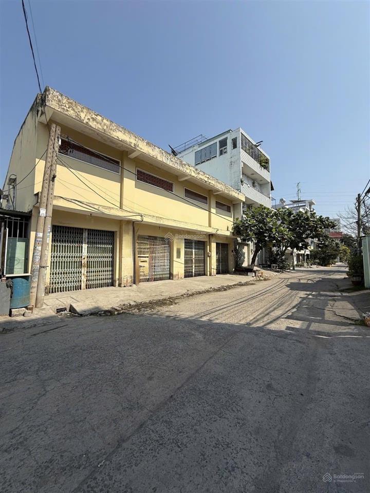Mặt tiền đường số 10m khu bình phú quận 6  72m2 tiện xây 5 tầng.