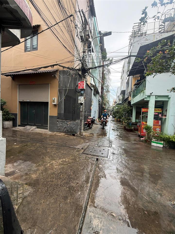 Lô góc ko lg, quận 11 hẻm 6m cách mt 1 căn  dt 48m2 ngang 4m