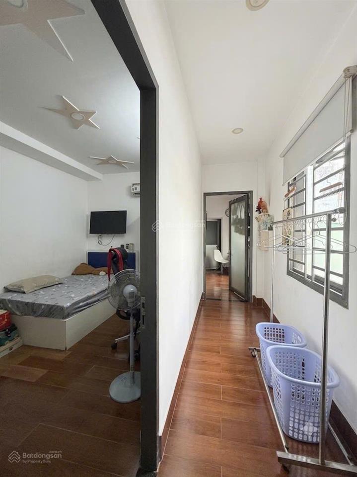 Lô góc ko lg, quận 11 hẻm 6m cách mt 1 căn  dt 48m2 ngang 4m