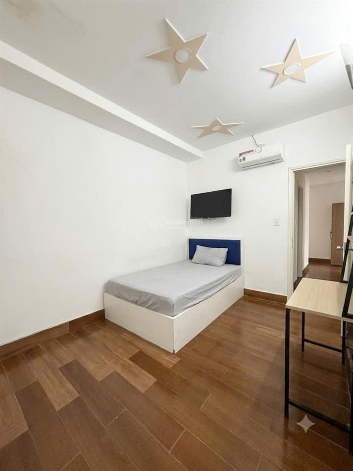 Lô góc ko lg, quận 11 hẻm 6m cách mt 1 căn  dt 48m2 ngang 4m