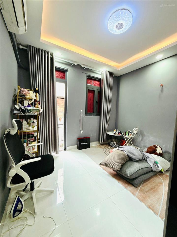 Dương bá trạc quận 8 sát q1  dt 33m2 2 tầng mới ở ngay. chỉ 4.18t tl