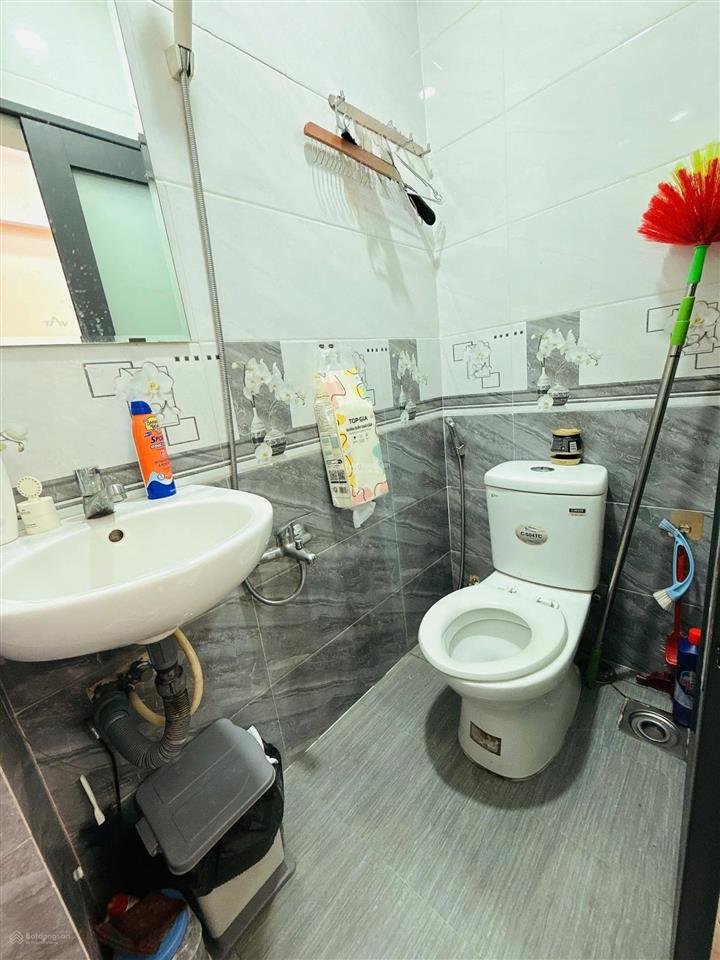 Dương bá trạc quận 8 sát q1  dt 33m2 2 tầng mới ở ngay. chỉ 4.18t tl
