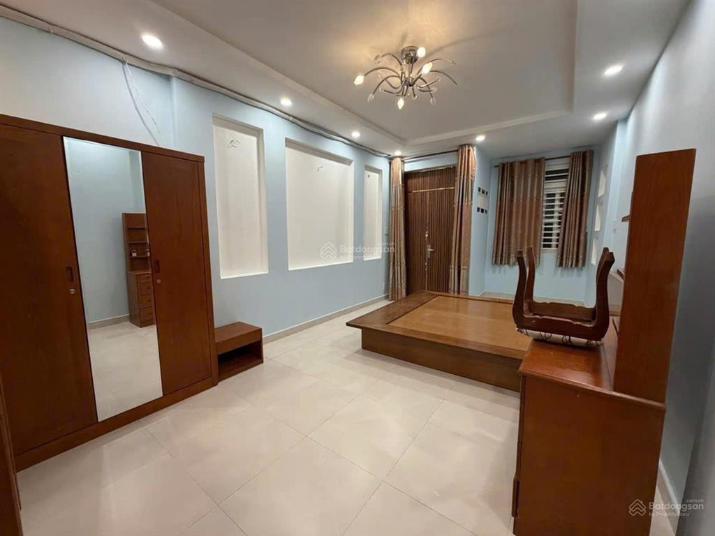 Mặt tiền đường 10m, có lề 2.5m  47m2 giá 7.9 tỷ gần parc mall p4 quận 8