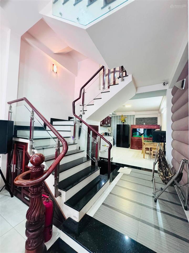 Chỉ hơn 7 tỷ sở hữu ngay. lạc long quân (cư xá phú thọ) quận 11, dt 53m2 5 tầng.