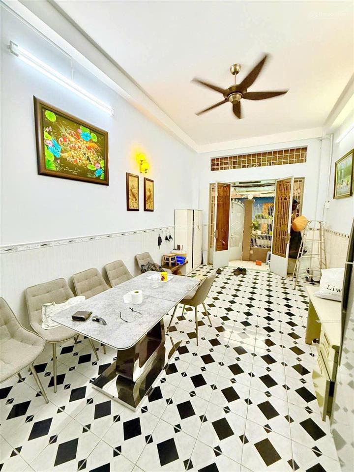 Cư xá nguyễn cảnh chân q1  giảm 20%, dt 45m2 (3.6x12.6).