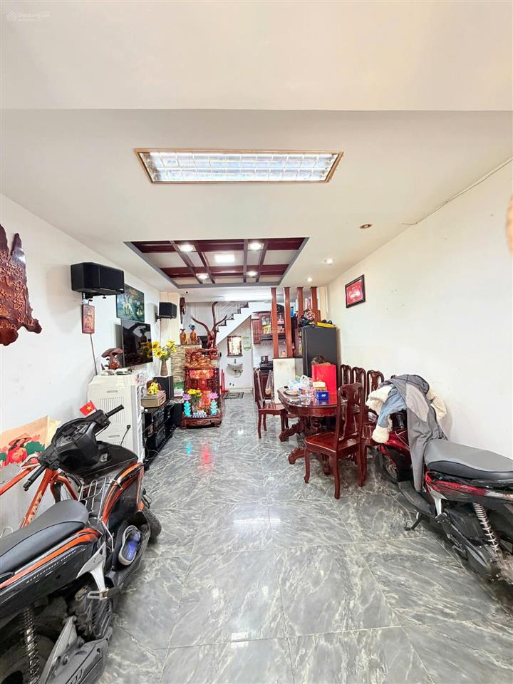 8 đồng lẻ  3/2 quận 10  hẻm xe hơi 5 tầng mới đẹp ở ngay.