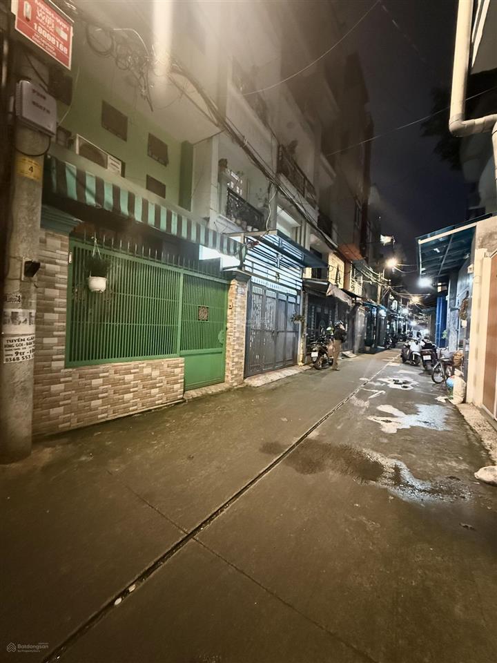 Quận 11 gần uỷ ban quận, hẻm 5m ô tô đỗ cửa, 42m2 ngang gần 4m. chỉ 5đ lẻ nhỏ