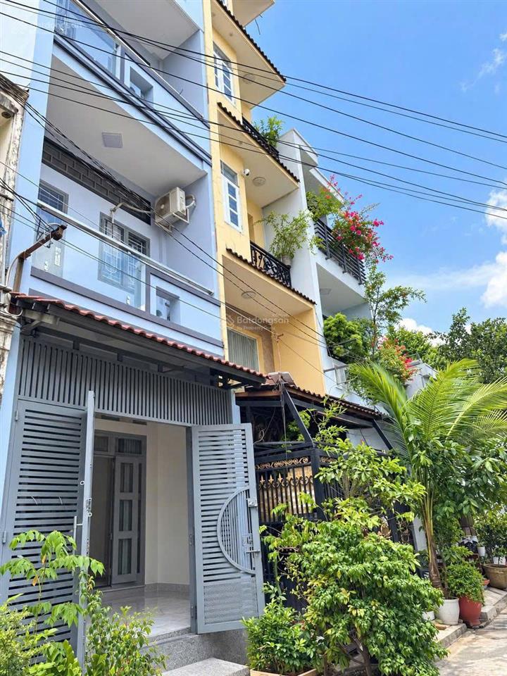 Mặt tiền đường ngay phạm hùng giáp quận 10, 47m2 3 tầng, ô tô đỗ cửa