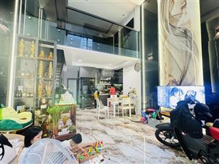 Ngay công viên dạ nam quận 8, 5 tầng ngang 4.7m  giảm sâu.