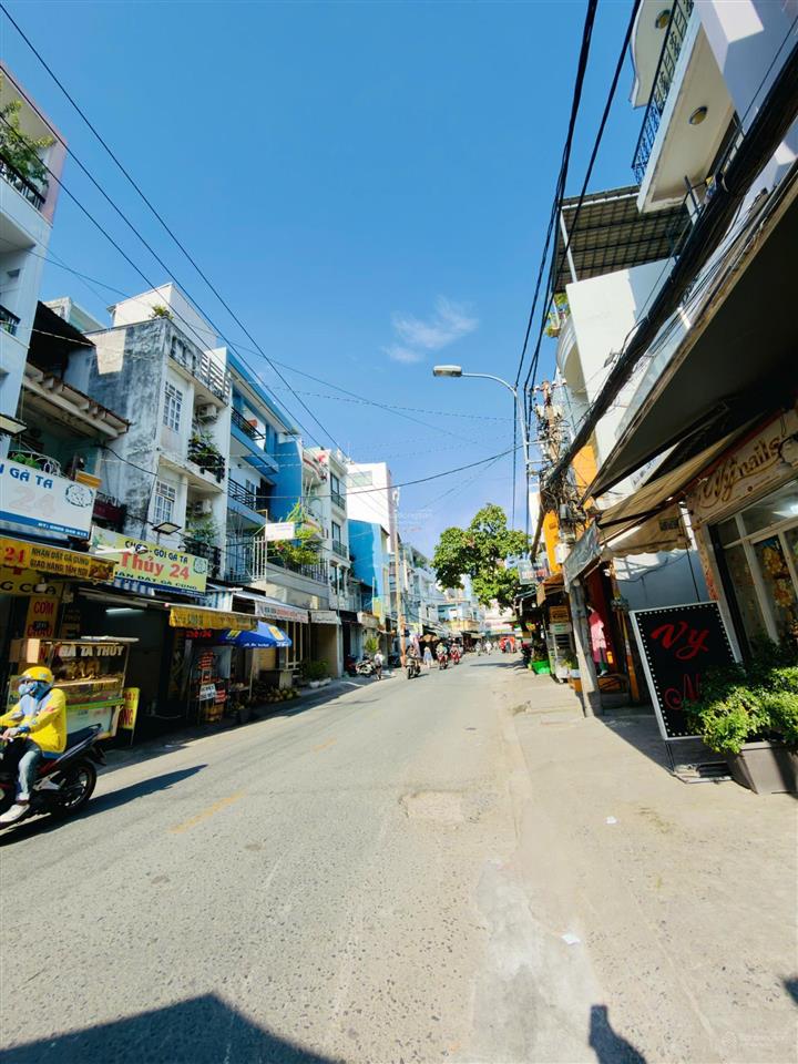 Giá 5.38 tỷ  đặng chất quận 8, dt 42m2 3 tầng, cách mặt tiền 20m