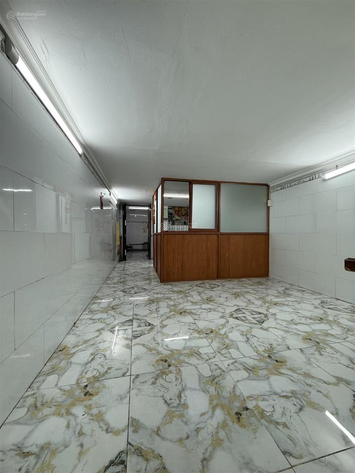 Tầng trệt chung cư quận 5  90m2 sử dụng 3pn giá 3,99 tỷ