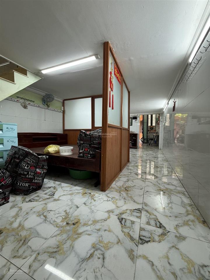 Tầng trệt chung cư quận 5  90m2 sử dụng 3pn giá 3,99 tỷ