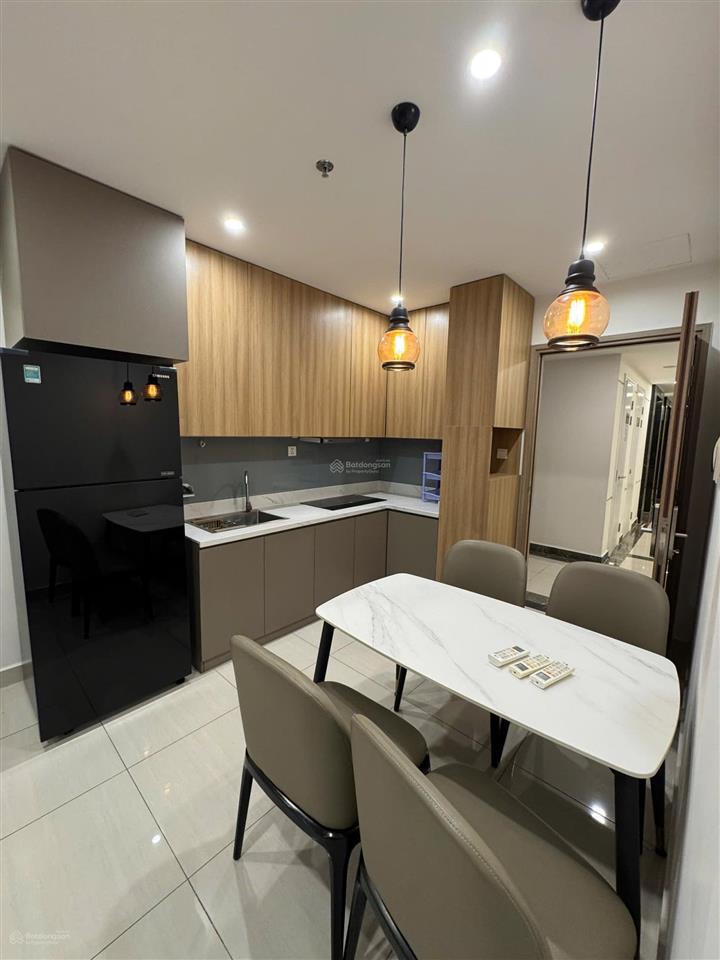 Chính chủ bán căn hộ 2pn+ 69m2 căn góc full nội thất chỉ 3tỷ vin q9