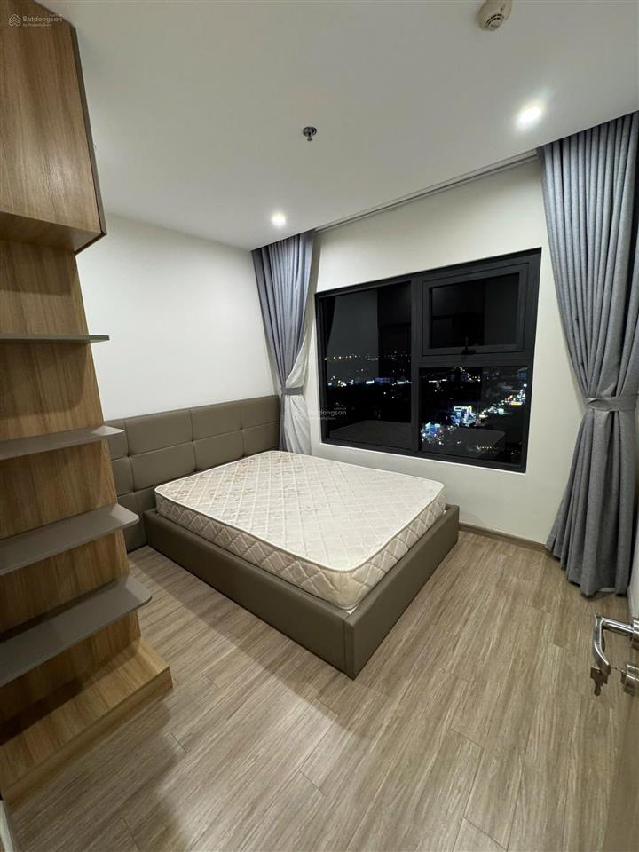 Chính chủ bán căn hộ 2pn+ 69m2 căn góc full nội thất chỉ 3tỷ vin q9